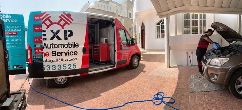 مهندس وطبيب عُمانيان استثمرا صداقتهما في مشروع تجاري بدأ بـ 3000 ريال