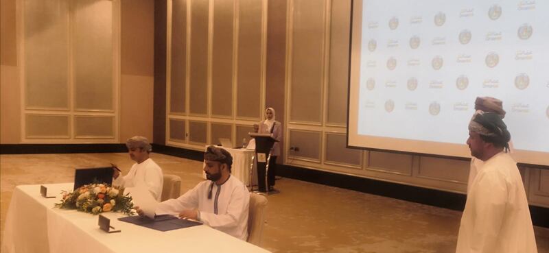 “عمانتل” توقع مذكرات تفاهم مع كبرى المؤسسات الحكومية والشركات في ظفار