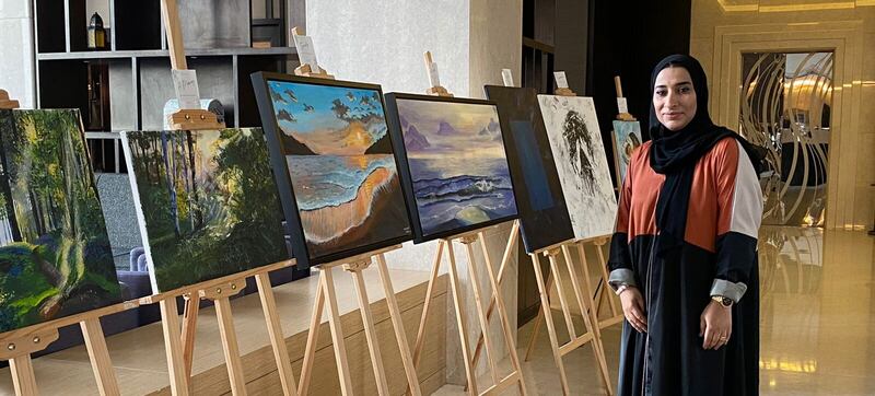 لحظات غضب وحزن ألهمتها الاتجاه نحو الرسم؛ فما قصة الفنانة بشرى البوسعيدية؟