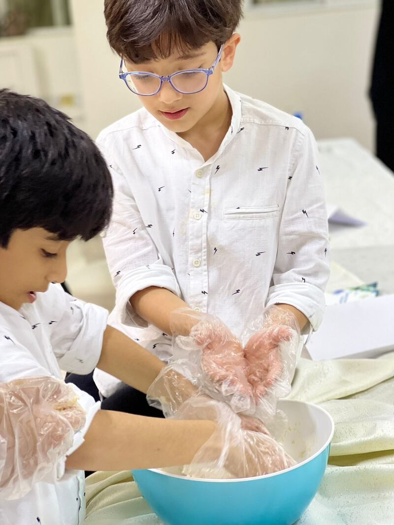 بالصور: انطلاق المخيم الصيفي بجمعية المرأة في مسقط