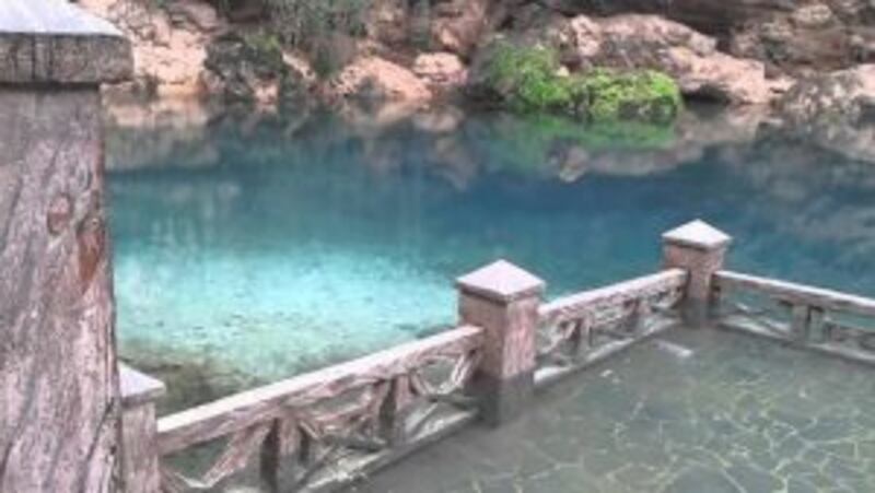 لماذا تُعدّ عين جرزيز من المزارات السياحية في ظفار؟