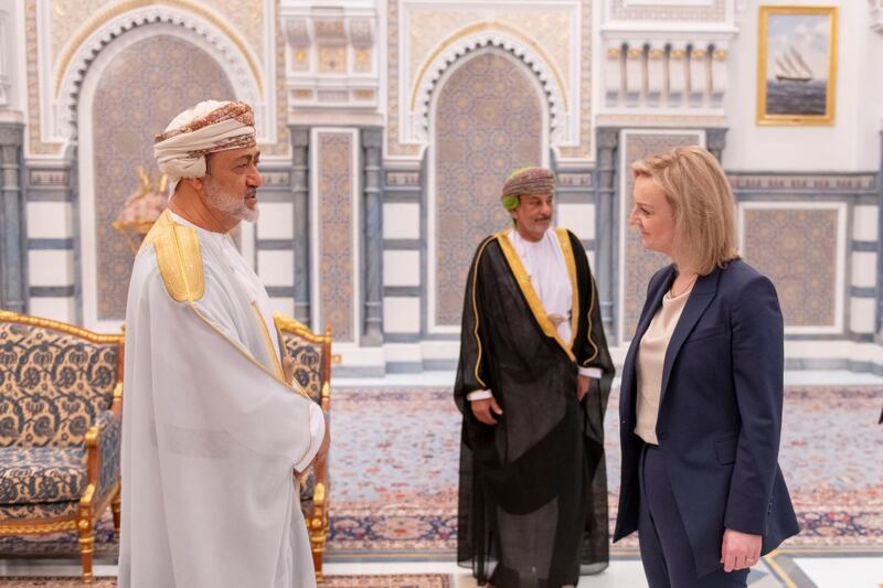 بعد لقائها بجلالة السلطان: هذا ما قالته وزيرة الخارجية والكومنولوث والتنمية البريطانية