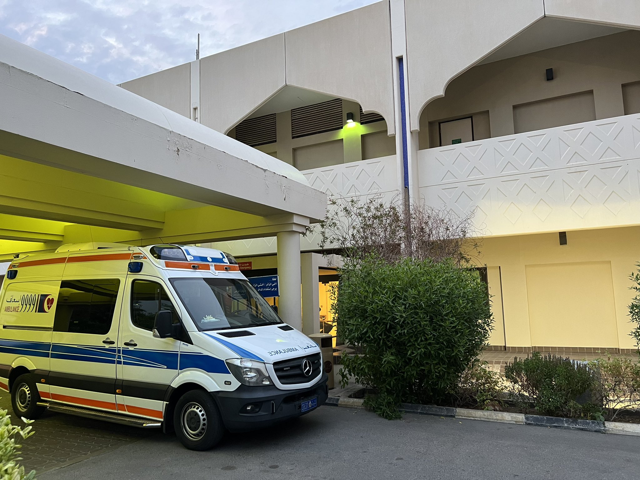 إنقاذ 4 أطفال من الغرق في شاطئ العذيبة