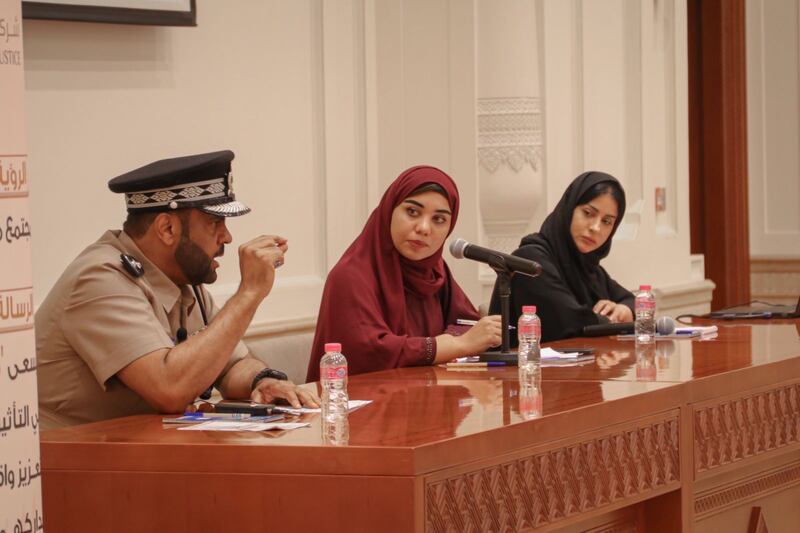 جلسة توعوية حول “إدمان المخدرات بين الحبس والعلاج”