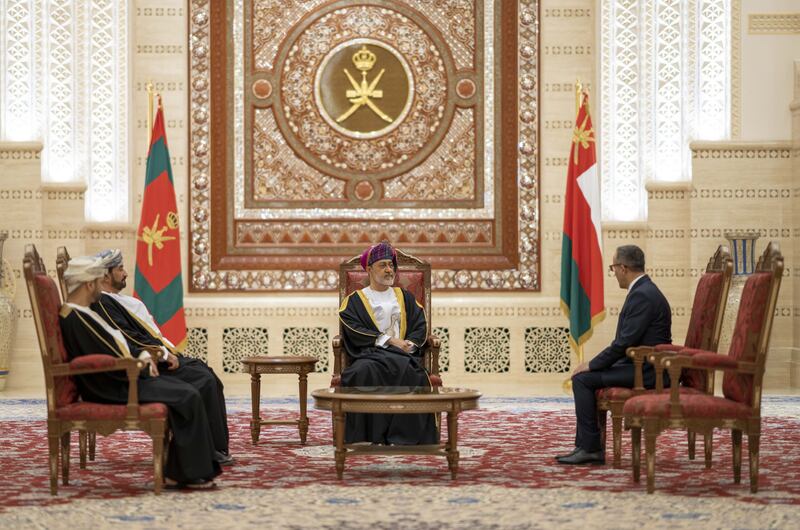 جلالة السلطان يتقبّل أوراق عدد من السفراء