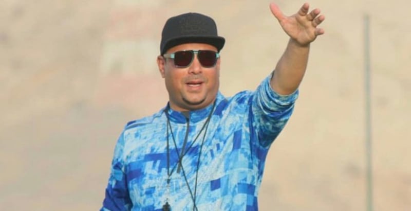 مدرب عماني عن تعامل أحد الأندية معه: أخذوني لحمًا ورموني عظمًا