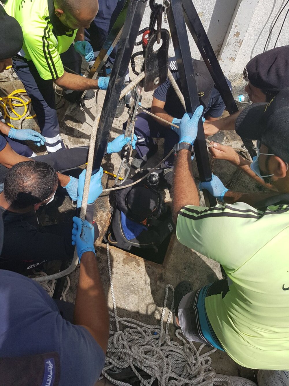 سقوط شخصين في حفرة بالخوير