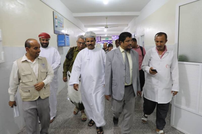 وفد عماني يزور محافظة المهرة