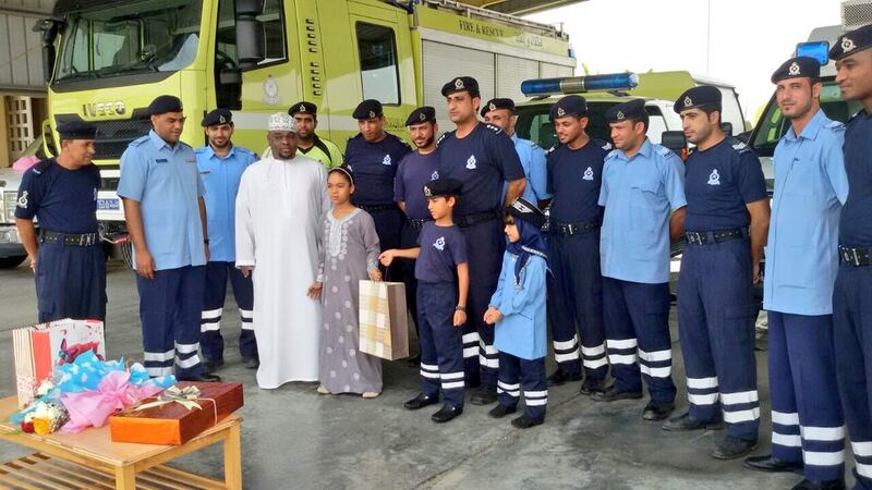 ما قصة الطفلة التي كرمها الدفاع المدني في السويق؟