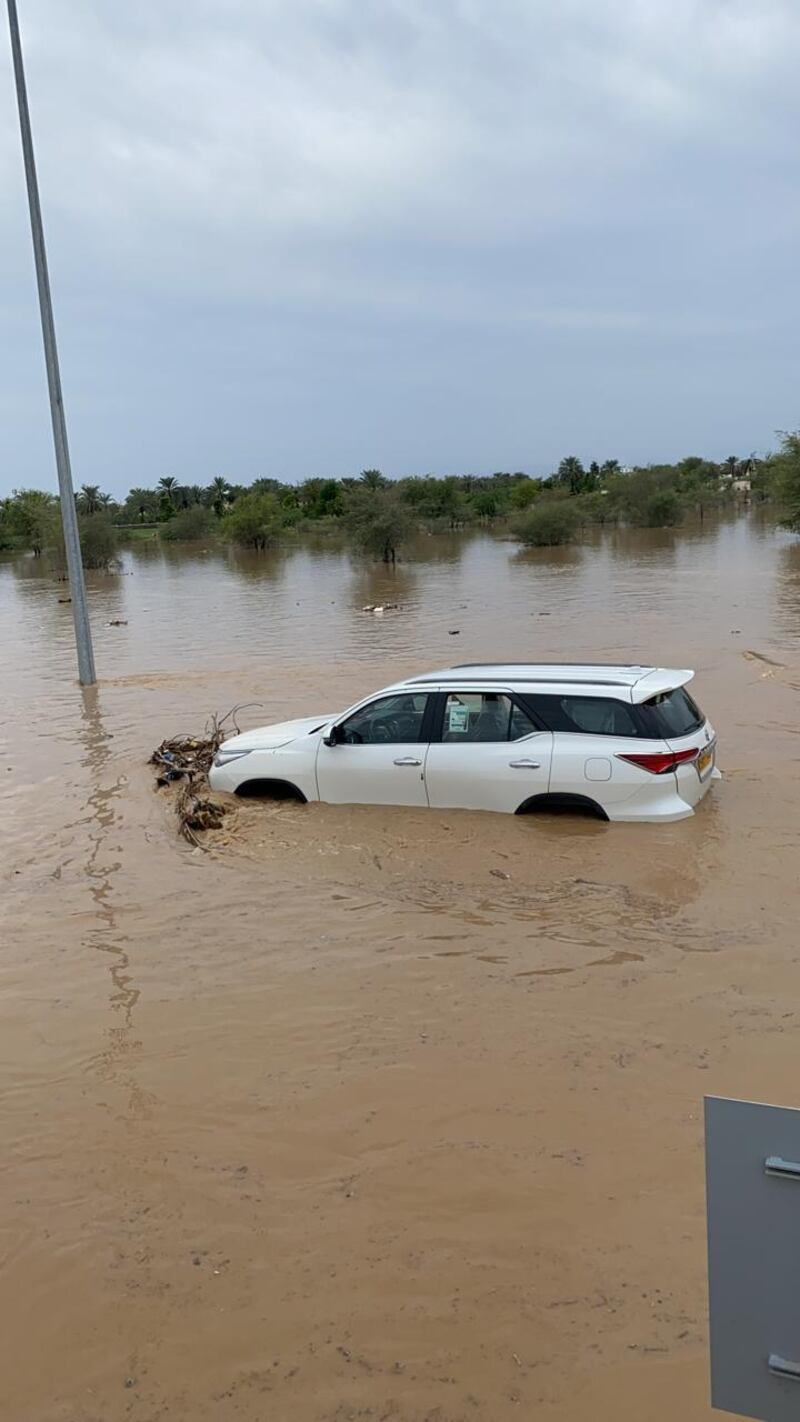بالصور: “أبطال الدفع الرباعي للإنقاذ” يحكون عن مشاركتهم في التخفيف من تأثيرات “شاهين”