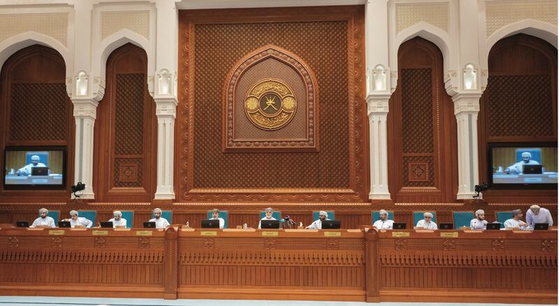 بعد اختلافهما فيها: الدولة والشورى يناقشان مواد 3 مشروعات لقوانين مُهمة