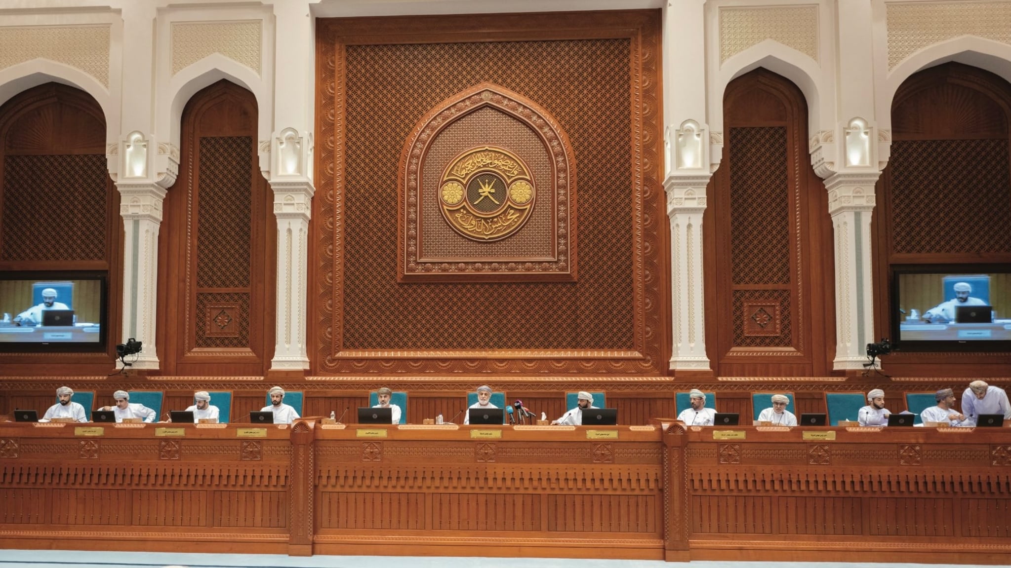 بعد اختلافهما فيها: الدولة والشورى يناقشان مواد 3 مشروعات لقوانين مُهمة