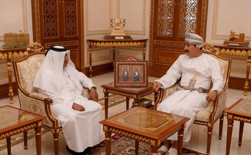 وزير المكتب السُّلطاني يستقبل السفير القطري