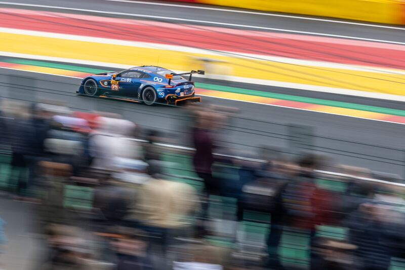 بقيادة متسابقنا الدولي أحمد الحارثي: فريق عمان للسباقات يحقق إنجازًا في بطولة عالمية