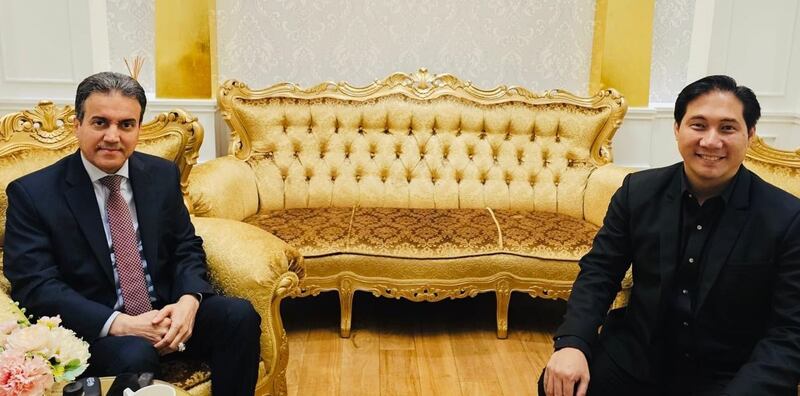 بحث فرص التعاون مع شركة تايلندية رائدة في حفظ وتحليل الخلايا الجذعية