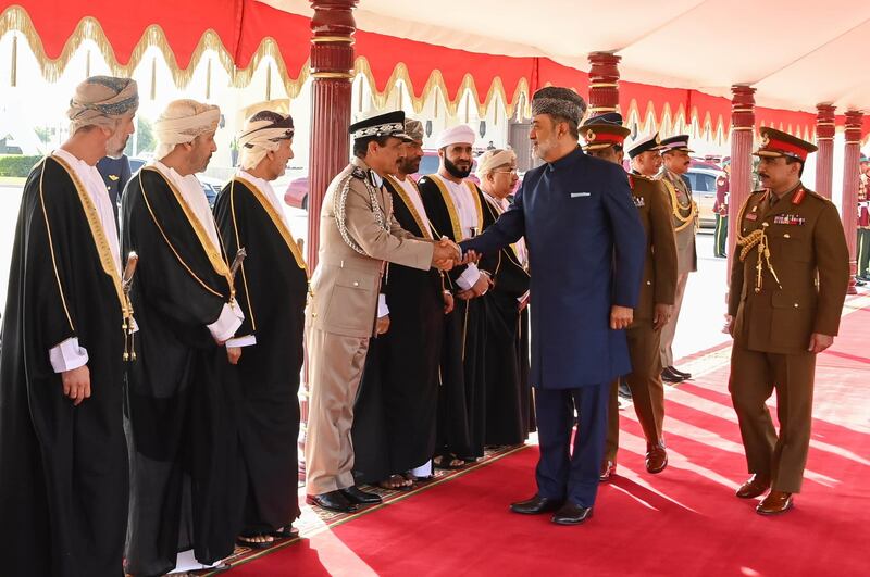 بدعاء أبناء شعبِه الوفي: جلالة السُلطان يُغادر إلى سنغافورة