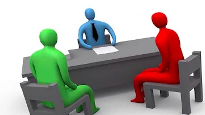 كيف نحسِّن العلاقة بين المدير والموظف في بيئة العمل؟