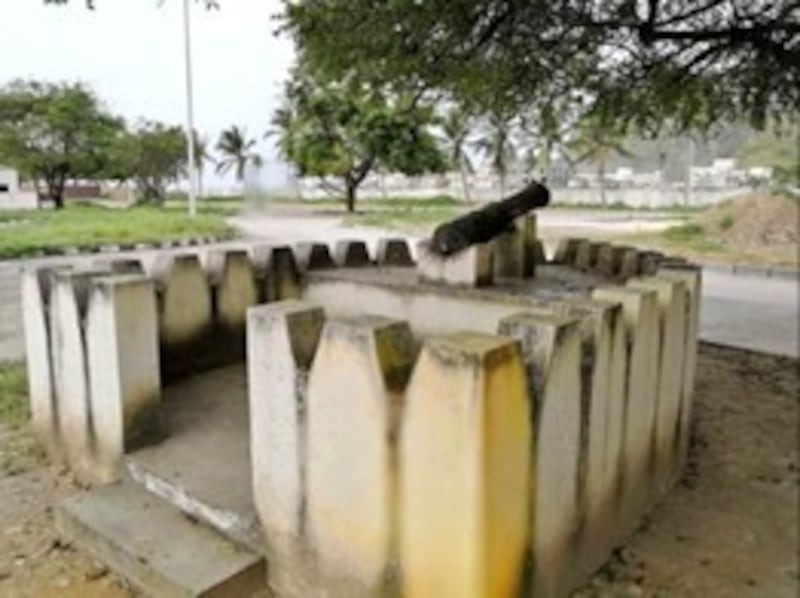 أحد المدافع التي كانت تملكها أسرة السعدوني في رخيوت