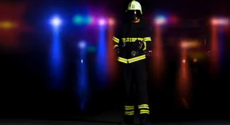 إنقاذ عاملين انهار عليهما سور