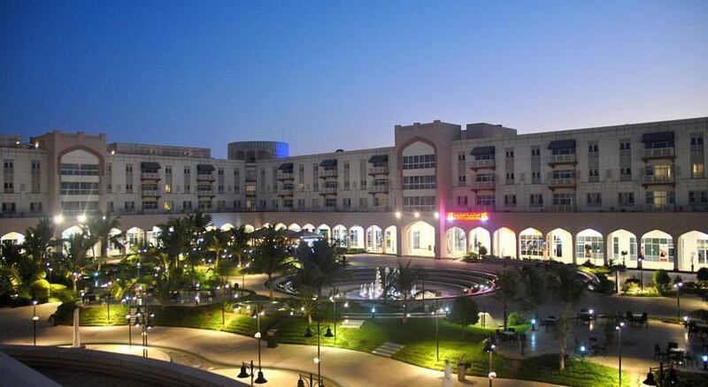 مخالفة شركة تدير مجمعا تجاريا