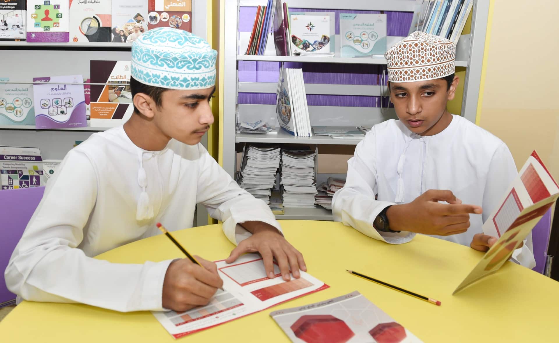 قرابة 800 ألف طالب وطالبة يبدأون غدًا عامهم الدراسي