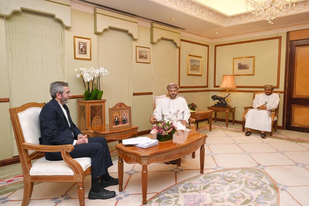 السيد بدر يستقبل مسؤولًا إيرانيًّا