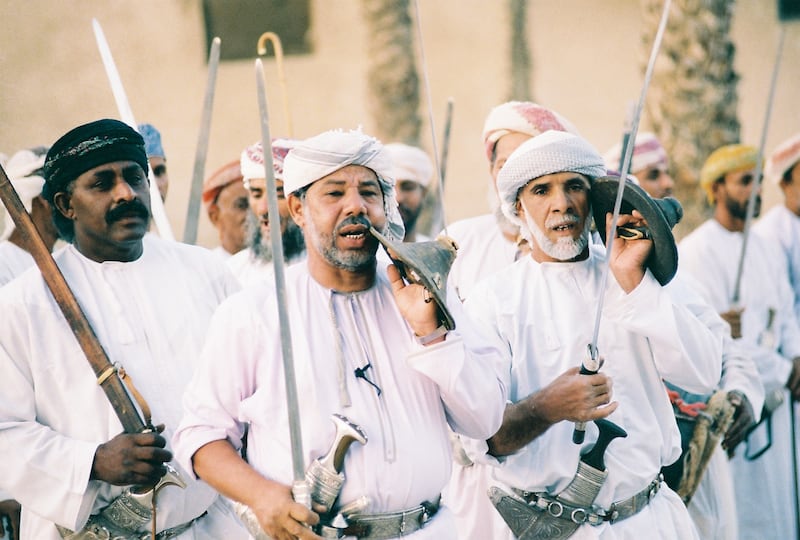 السلطنة تحتفل بمرور 5 أعوام على تسجيل فنيّ العازي والتغرود لدى اليونسكو