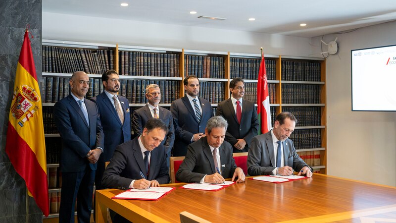توقيع 4 مذكرات تفاهم عمانية إسبانية