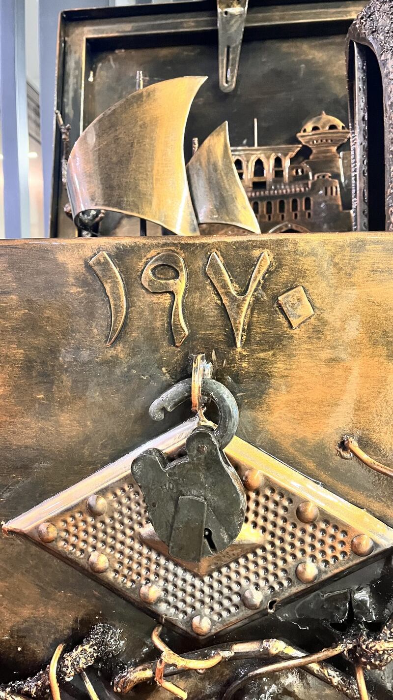 بالصور: “أعز الرجال وأنقاهم” منحوتة فنية فريدة من نوعها