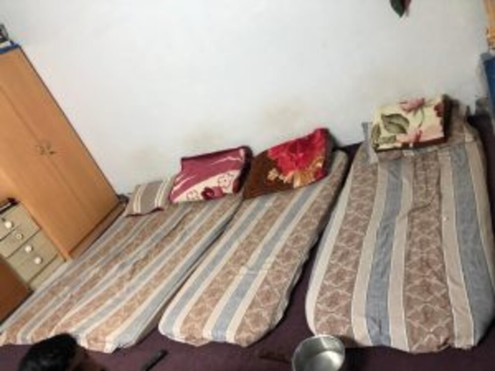 بالصور: مداهمة سكن عزاب في السيب