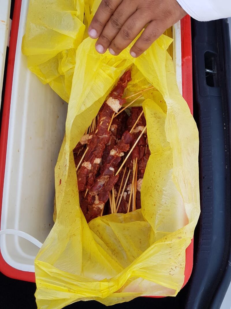 يبيعون مشاكيك فاسدة وحملة مداهمة تكشفهم