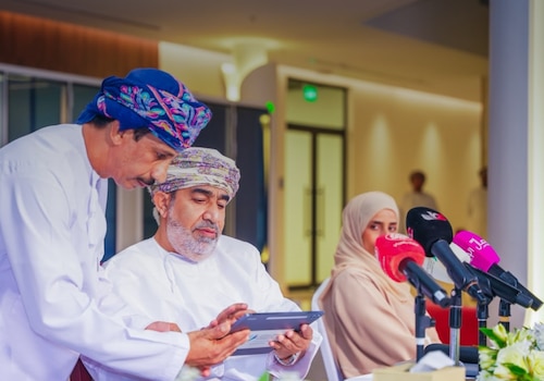 نُفذ خلال ساعة واحدة: السلطنة تستعرض نتائج أول تجربة عالمية لإنتاج مؤشرات وإنفاق دخل الأسرة بالذكاء الاصطناعي