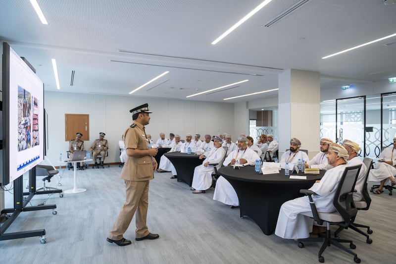 الأكاديمية السلطانية للإدارة تختتم “برنامج الولاة” لتطوير الإدارة المحلية