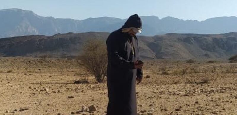 مغامر عماني لُقّب بصائد النيازك يتحدث عن تجربته في البحث عنها