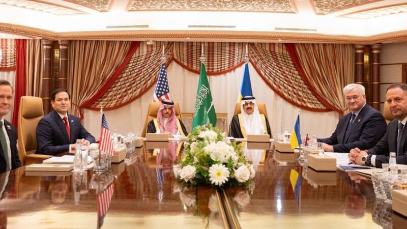 ترحيب عماني باستضافة السعودية المحادثات الأمريكية الأوكرانية
