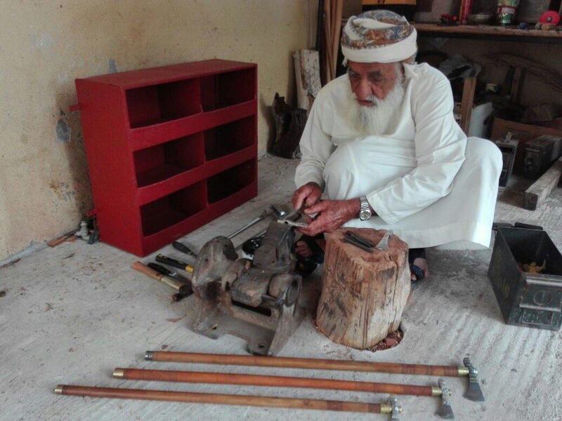 ماذا تعرف عن صناعة عصا “الجرز”؟