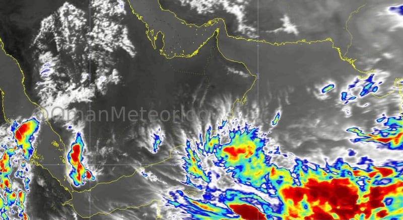 احتمالية لمنخفض مداري في بحر العرب