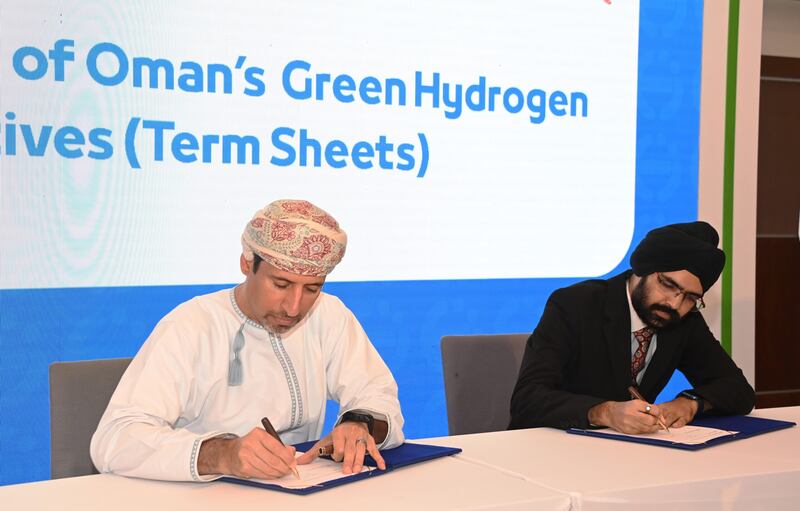 اتفاقيات بأكثر من 20 مليار دولار للهيدروجين الأخضر والعوفي يكشف موعد إنتاجه
