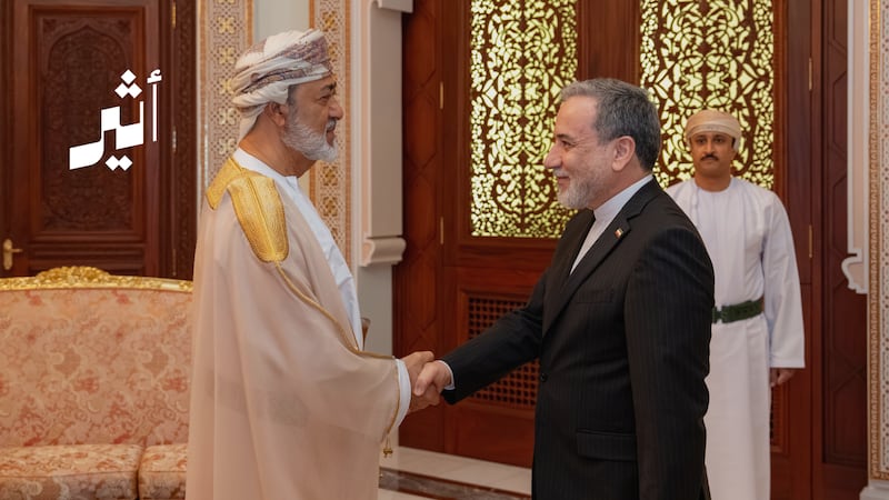 جلالة السلطان يؤكد أولوية تغليب الحوار والدبلوماسية خلال استقباله وزير الخارجية الإيراني