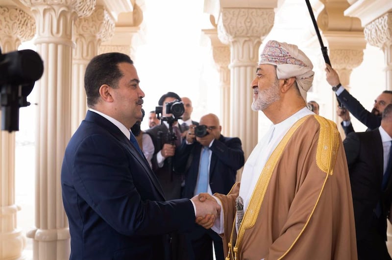 جلالة السلطان المعظم يستقبل رئيس الوزراء العراقي 