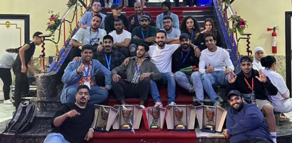 فرقة مسرحية عُمانية تحصد 4 جوائز في مهرجان دولي