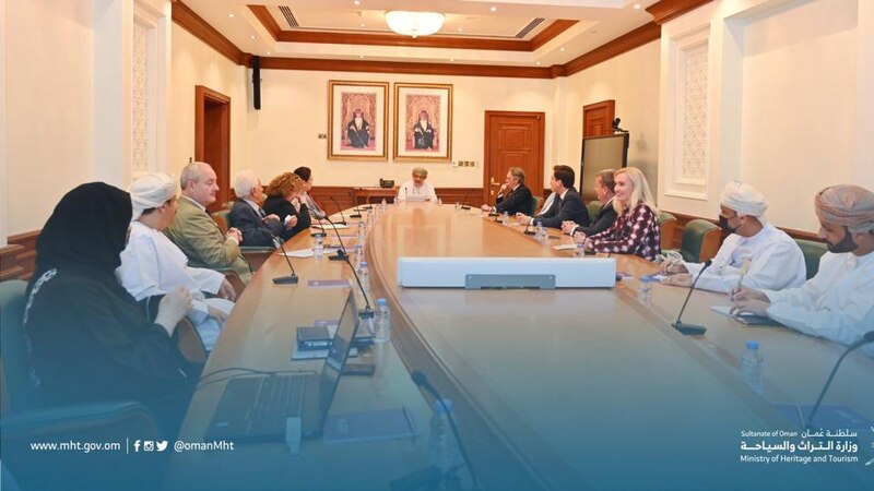 وزير التراث والسياحة يستعرض الفرص الاستثمارية مع قناصل فخريين