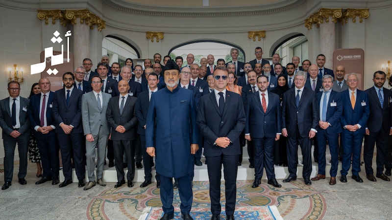 الصحافة الفرنسية: مسقط العاصمة التي يبقى بابها مفتوحا عندما تُغلق بقية الأبواب