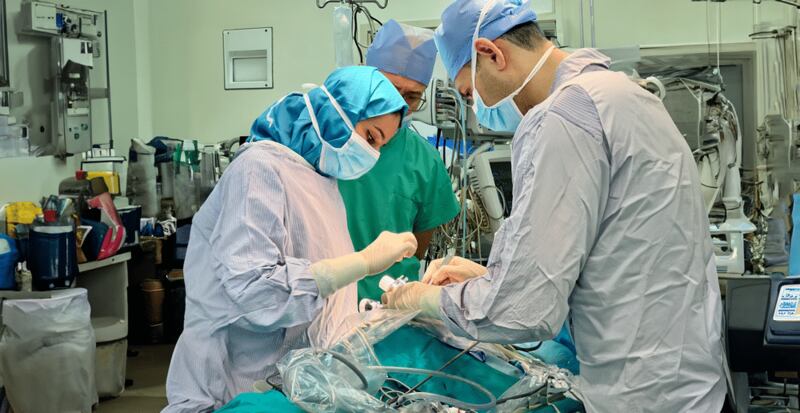 نجاح عملية نوعية ومعقدة لطفل في المستشفى السلطاني