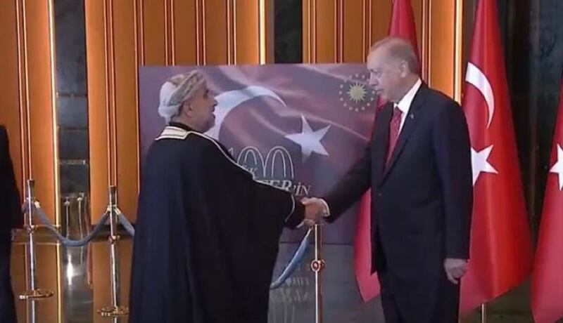 تحيات من جلالة السلطان لأردوغان