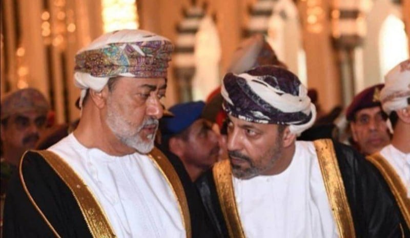 أصدر فيه أمرين ساميين ومرسومًا: حمود بن فيصل عينٌ للسلطان في خدمة عُمان