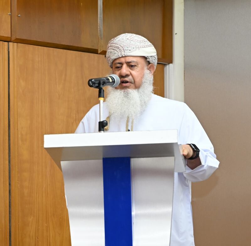 6 أوراق عمل في ندوة “آل حسين بن شوال ” بالنادي الثقافي