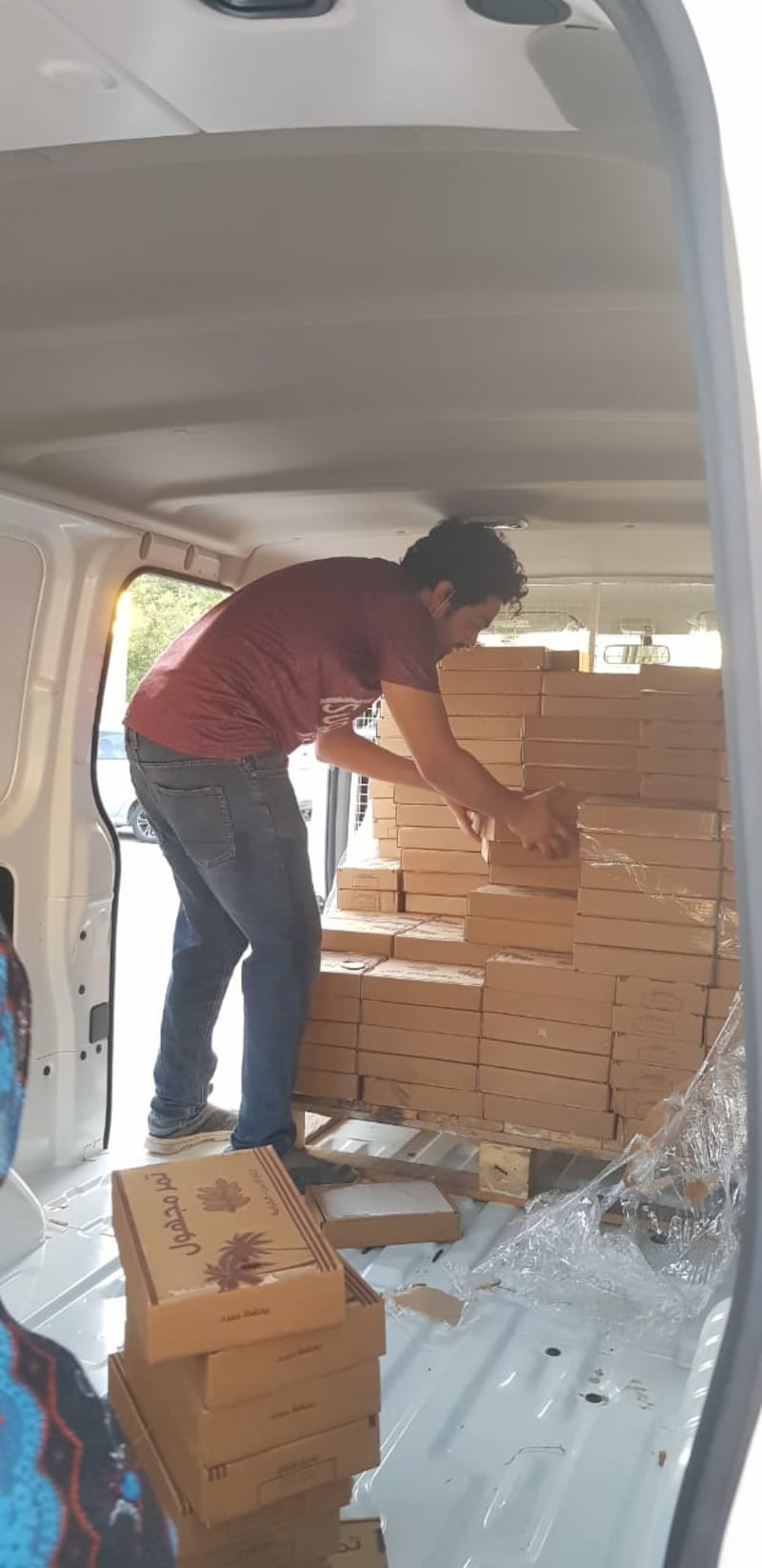 حافلة “تحفظ النعمة”.. وتوزّعها على المستحقين