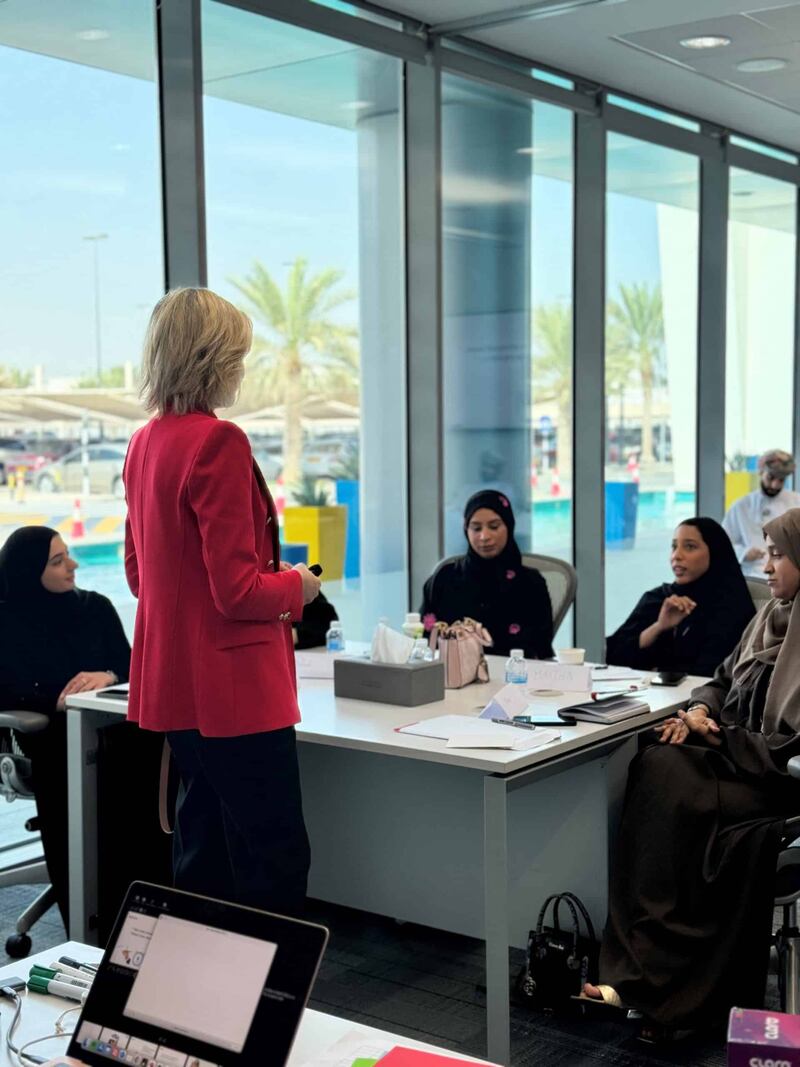 بنك مسقط يدشن الدفعة الثانية من برنامج تدريب المديرين الجدد ضمن أكاديمية جدارة