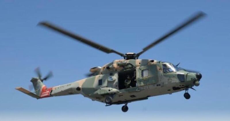 طائرة عمودية تنفذ إجلاء طبيًا لمواطنة